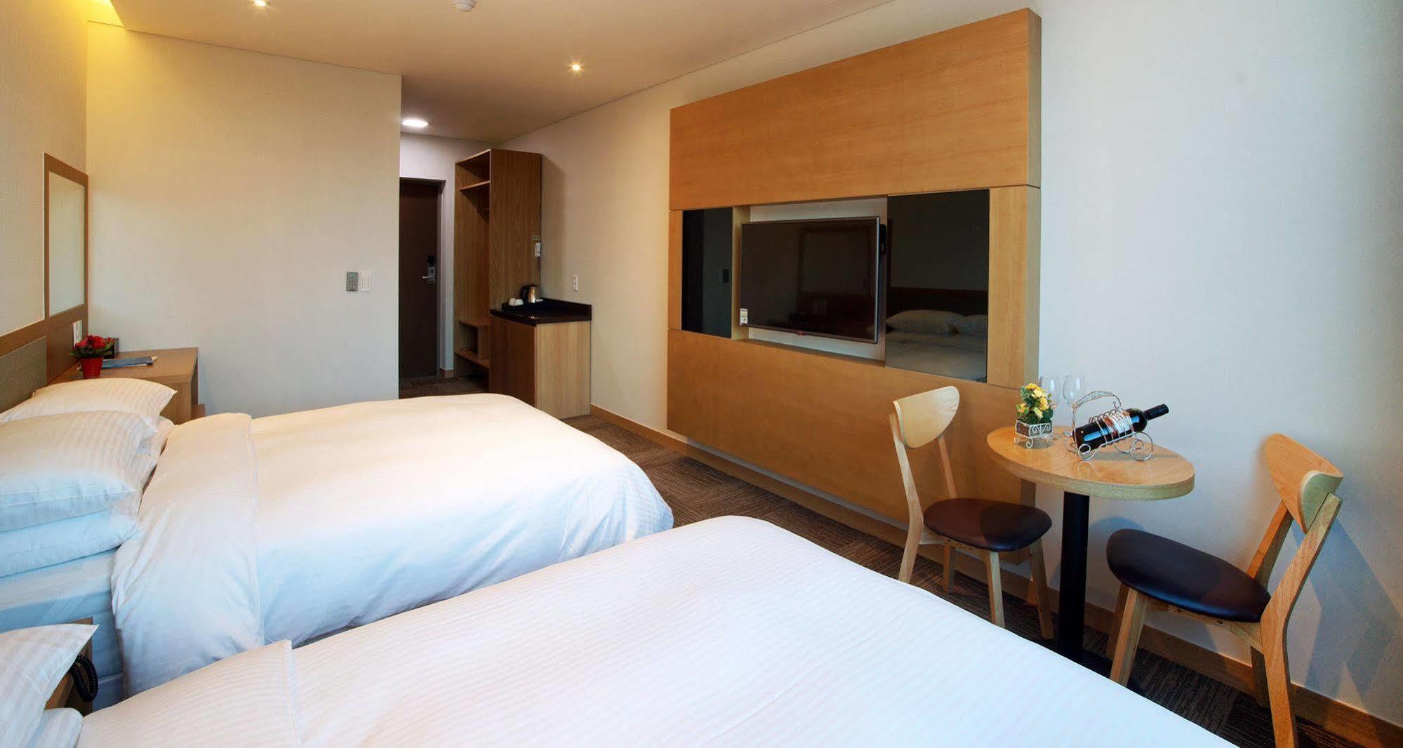 Jeju Poong Gyung Hotel Seogwipo Extérieur photo