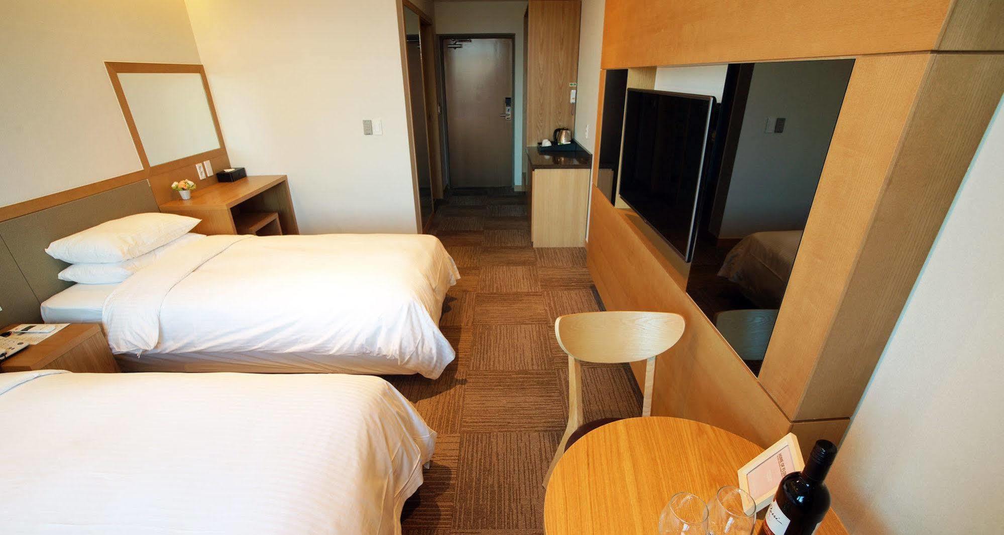 Jeju Poong Gyung Hotel Seogwipo Extérieur photo