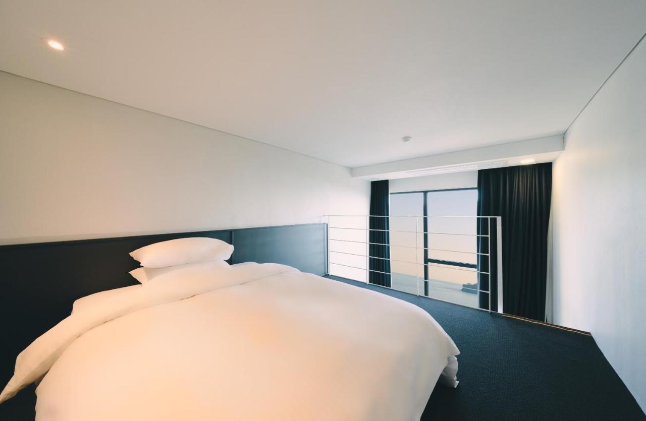 Jeju Poong Gyung Hotel Seogwipo Extérieur photo