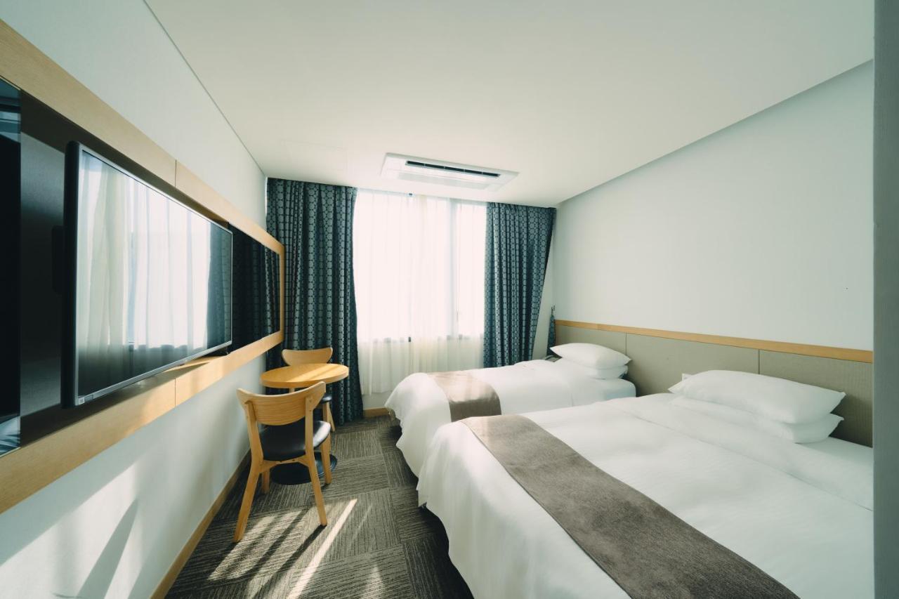 Jeju Poong Gyung Hotel Seogwipo Extérieur photo