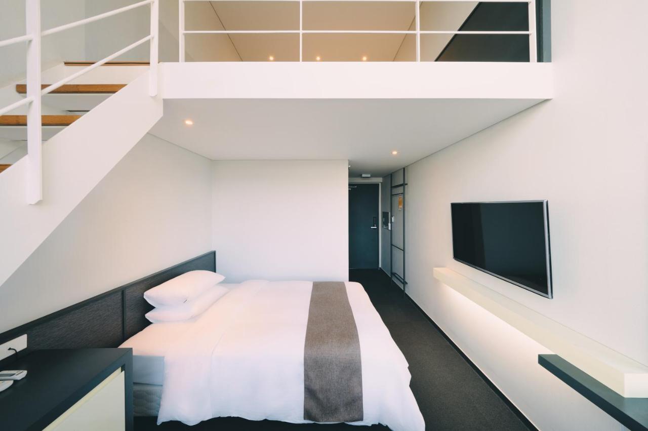 Jeju Poong Gyung Hotel Seogwipo Extérieur photo